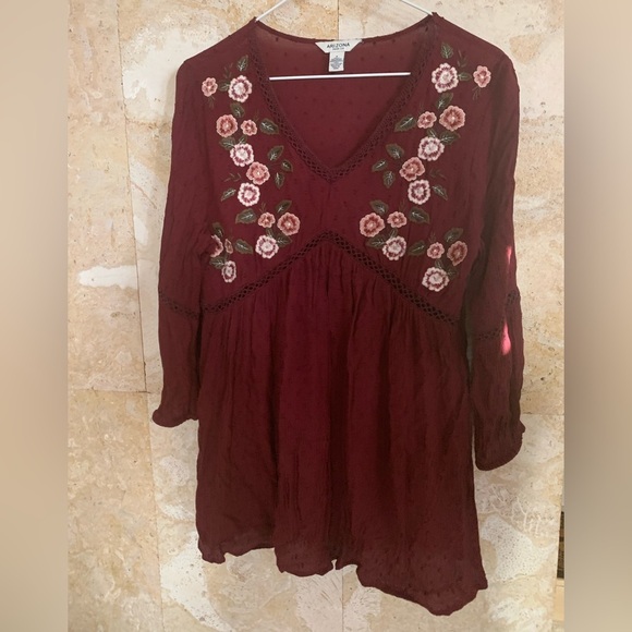 Arizona Jeans Co. Embroidered Floral Burgundy Top - Picture 11 of 11